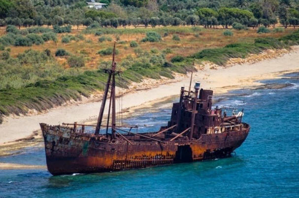 sunkenships05 12 останки, които могат да се видят без подводни съоръжения