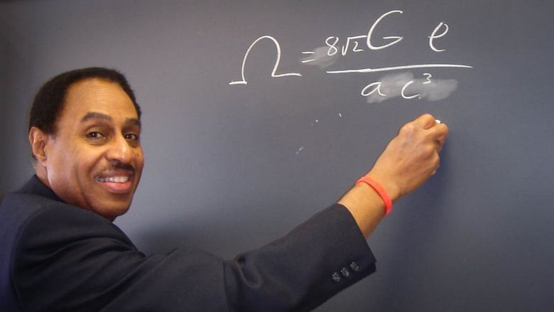 Американският астрофизик каза, че знае как работи машината на времето