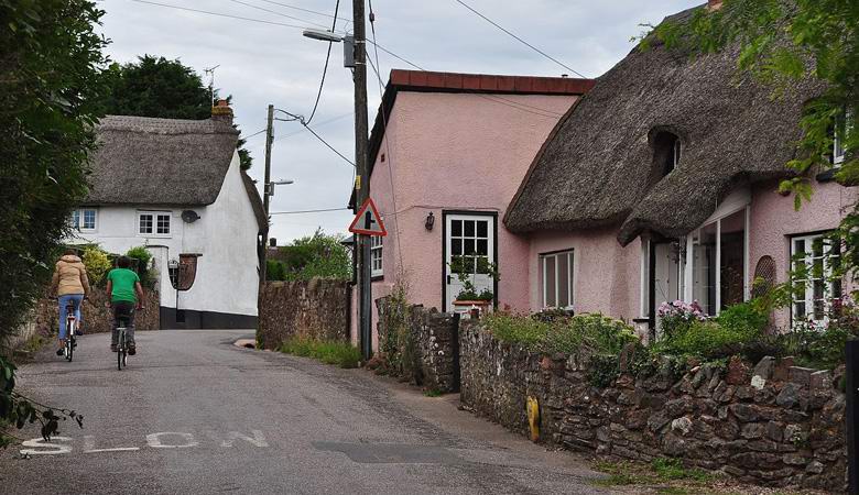 Английското село се издига годишно с два сантиметра и никой не знае защо.