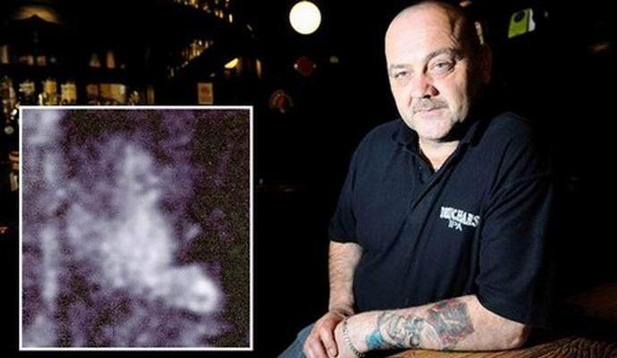 Английски пъб Ghosts Inundate