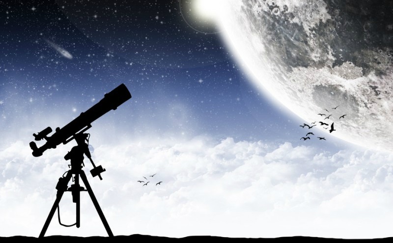 Астроном откри огромен мигащ източник на светлина на Луната