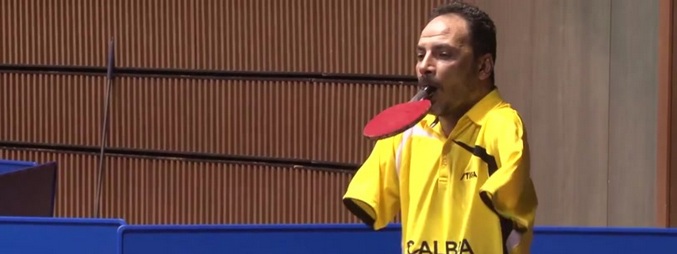 Безрък тенисист дава уроци за смелост