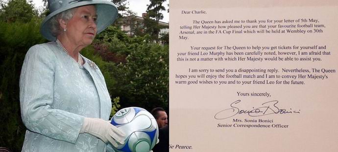 Британската кралица отказа да помогне на футболен фен