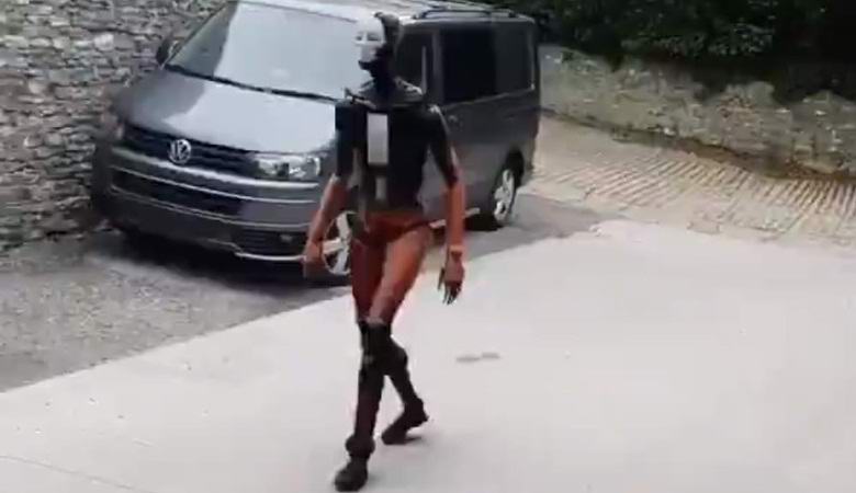 Един прекалено човешки робот озадачи уеб потребителите.