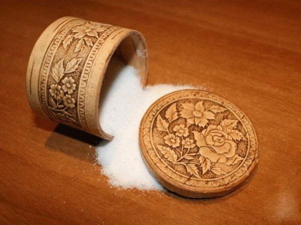 какво се случва, ако поръсите сол 