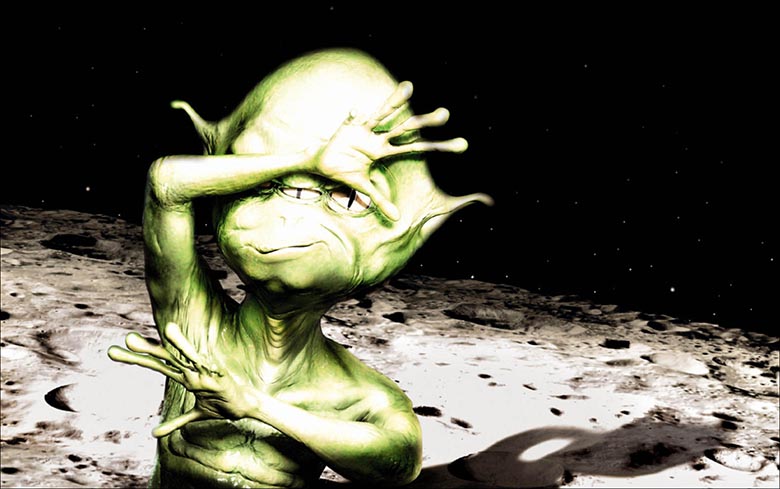 Джордж Греъм намери хуманоид и звезден кораб на повърхността на луна та