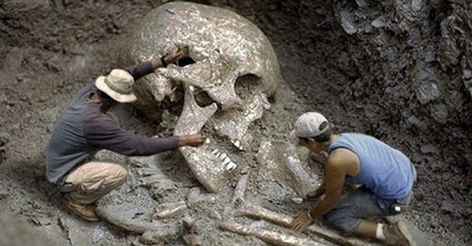 Египетски пирамиди, построени от гиганти