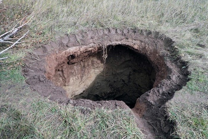 Гигантската карстова фуния изуми експерти