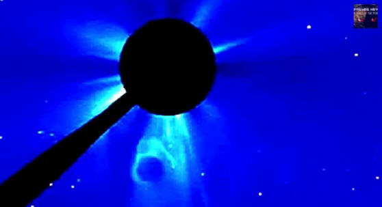 Гигантският обект в образа на SOHO е прословутата планета Нибиру?