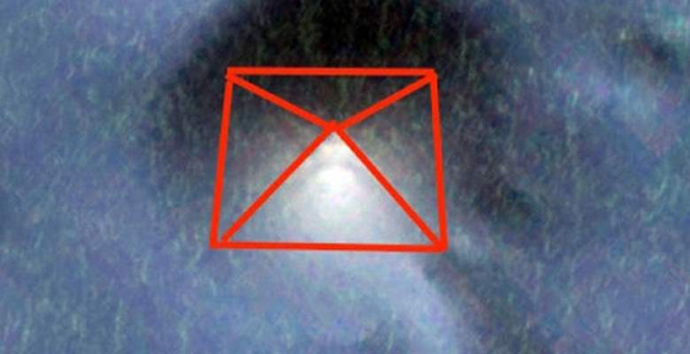 Гигантската пирамида е открита в Тихия океан