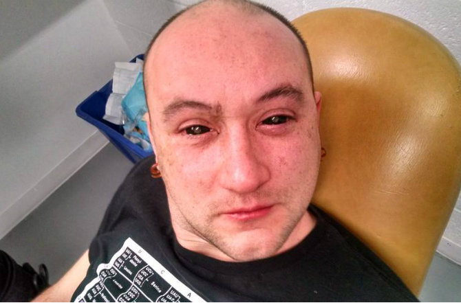 Искате ли да научите очите си да виждат в тъмното? Няма проблем.