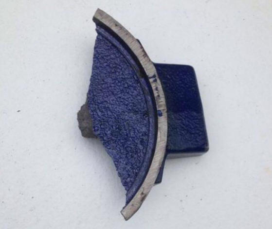 И отново неидентифициран детайл влетя в къщата на американеца