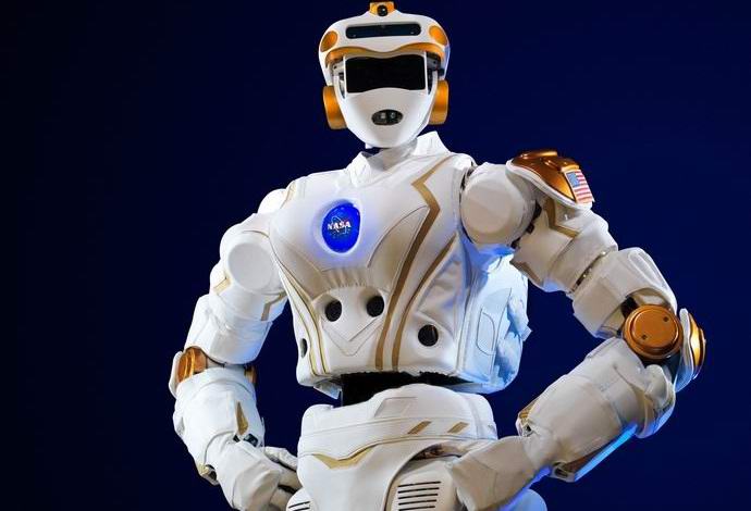 Изобретен хуманоиден робот, който да лети до Марс