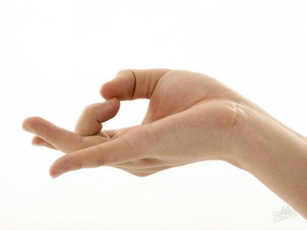 Защо сърби средният пръст от дясната или лявата ръка? 