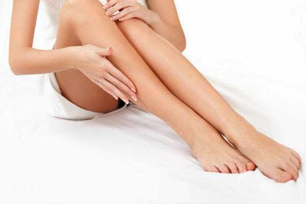 Защо сърби десният крак 