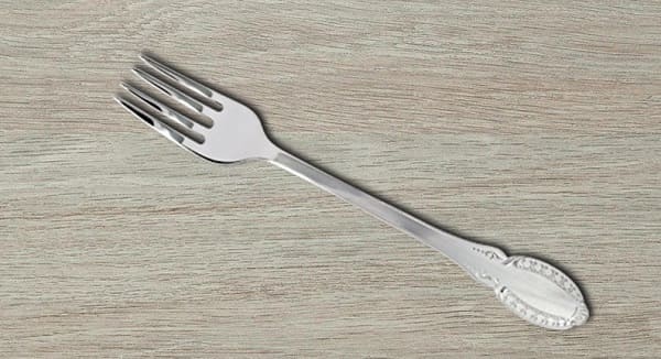 предзнаменованието вилицата падна на пода 