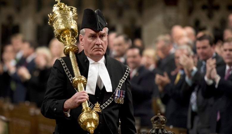 Канадският дипломат твърди, че дяволите живеят в посолството му