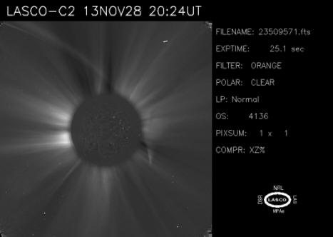 Комета ISON оцеля след среща със Слънцето. Шоуто продължава!