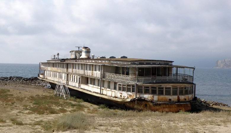 Кримче залови призрак на изоставен кораб