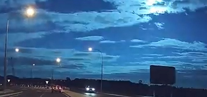 Голям метеорит влезе в атмосферата на Земята