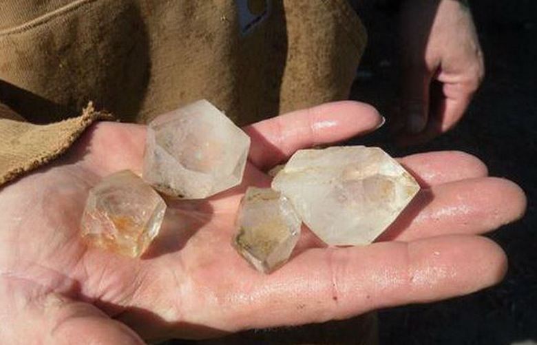 Левитиращи кристали на Арканзас