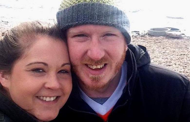 „Младоженците