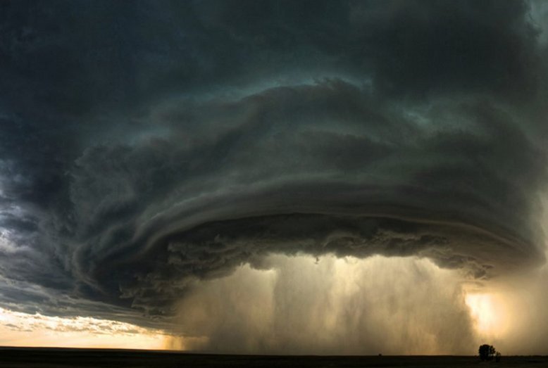 Може би природните бедствия са ни дадени като уроци за духовно просветление и обединение?