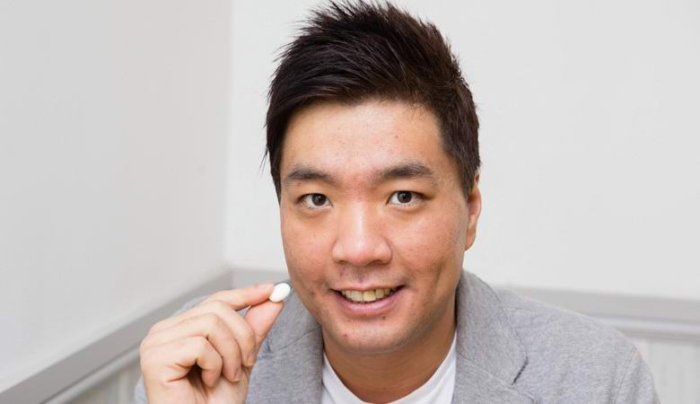 Човекът казва, че яде само слънчева светлина и въздух.