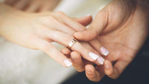 на които пръстите са пръстени 