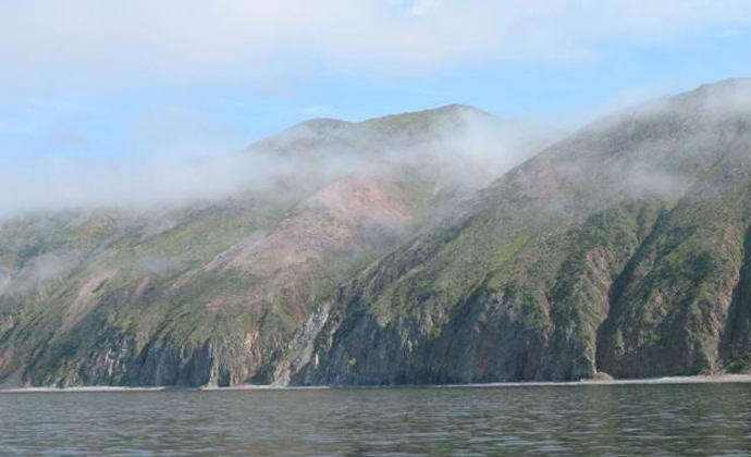 На руския остров се появи непонятно пещерно украшение