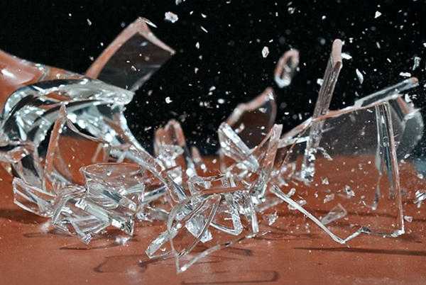 Защо бият чашите 