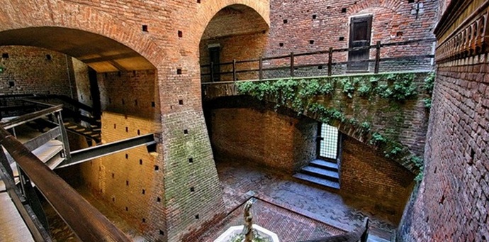 Неизвестни стенописи на Леонардо да Винчи от замъка Сфорца