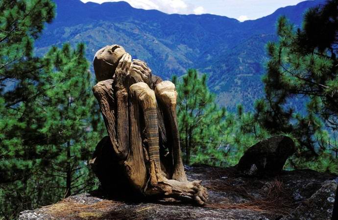 На мистичните огнени мумии на Кабаян