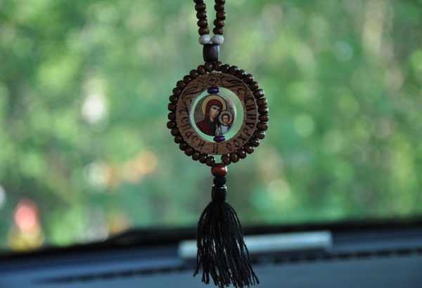 амулет в колата 