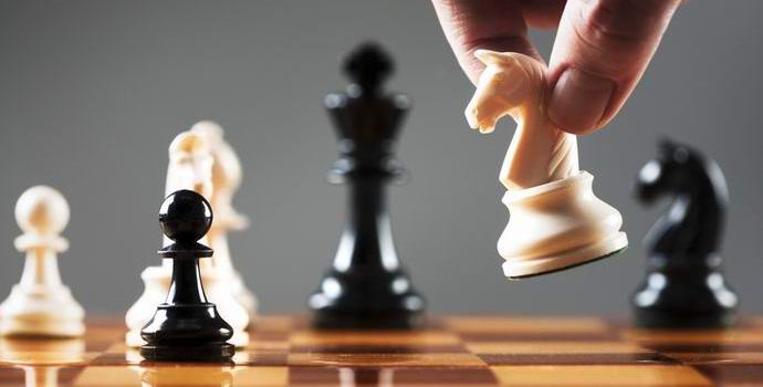 Един руснак победи целия китайски отбор в шах