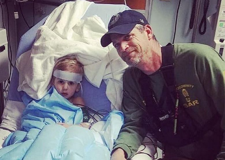 Черна мечка спасена от студа и глада на изгубено дете