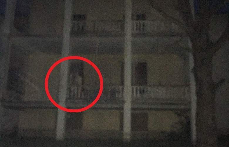 Двойка бледи призраци изплаши американците