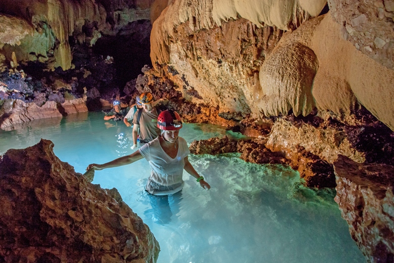 Пещерата в Белиз съхранява древни артефакти на маите