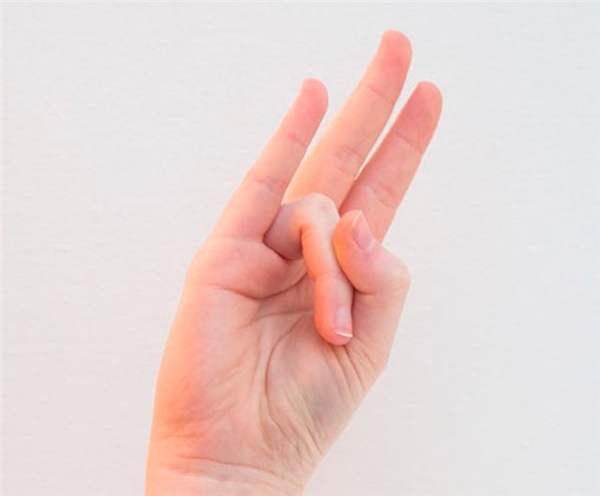 Защо безименният пръст на дясната ръка сърби? 