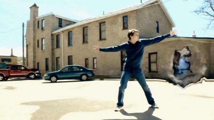 Тийнейджърът беше телепортиран или отвлечен от извънземни?