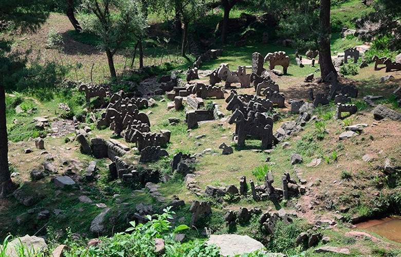 Невероятни скулптури, открити в Хималаите