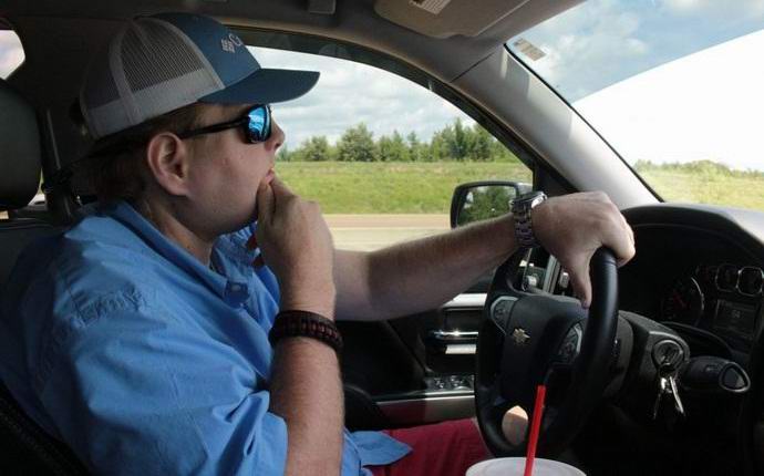 Пожарник с трансплантирано лице е напълно реабилитиран.