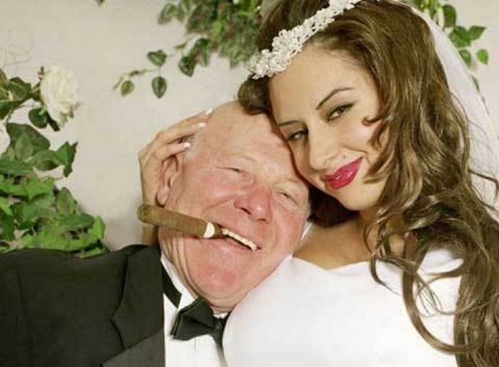 Възрастен милионер се ожени за внучката си