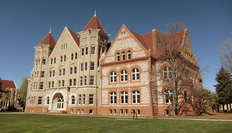 Призракът на момичето, заловен в прозореца на университета