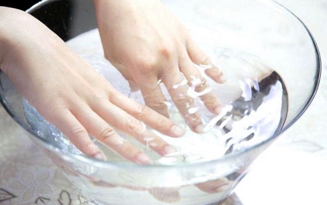 Тествайте сърцето си, като спускате ръката си в студена вода за 30 секунди.