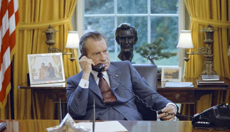 Ричард Никсън остави скривалище с информация за извънземни в Белия дом