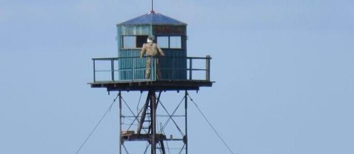 Руската граница с Китай се охранява от смело плашило