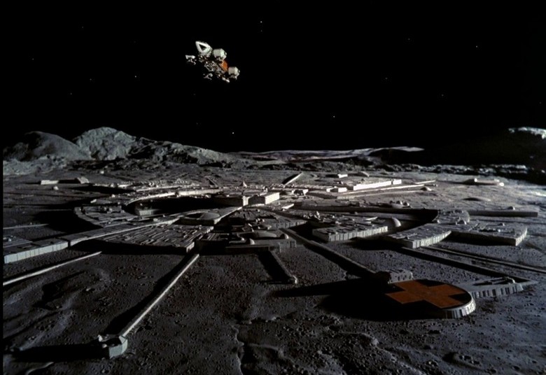 Руини от градове, открити на Луната от китайски уфолози