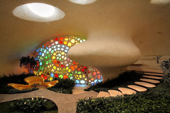 „необичайни