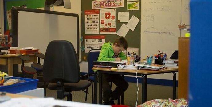 Най-самотният ученик на планетата изведнъж стана популярен.